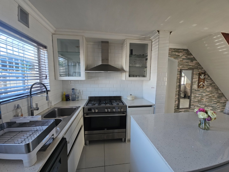 4 Bedroom Property for Sale in Marina Da Gama Western Cape